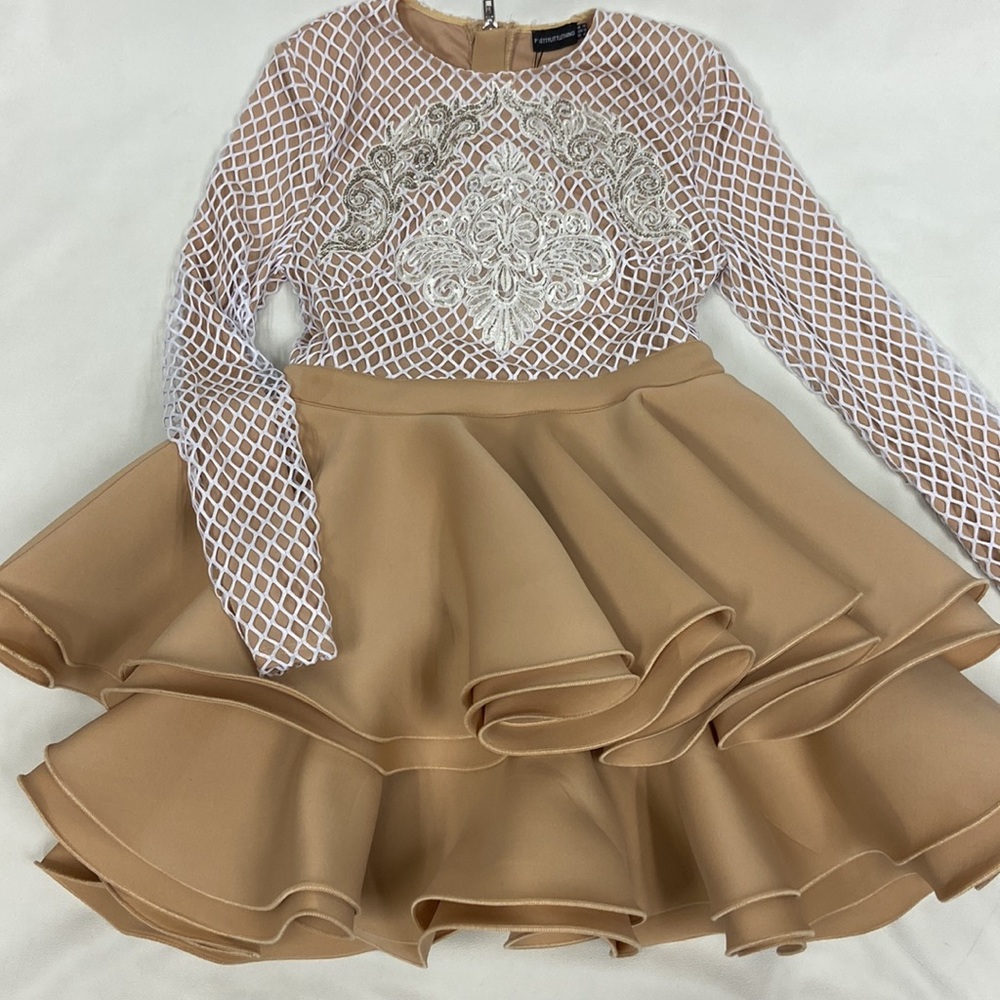NWT Pretty Little Appliqué Detail Big Ruffle Performance, Mini Dress Size 10 - Picture 12 of 16